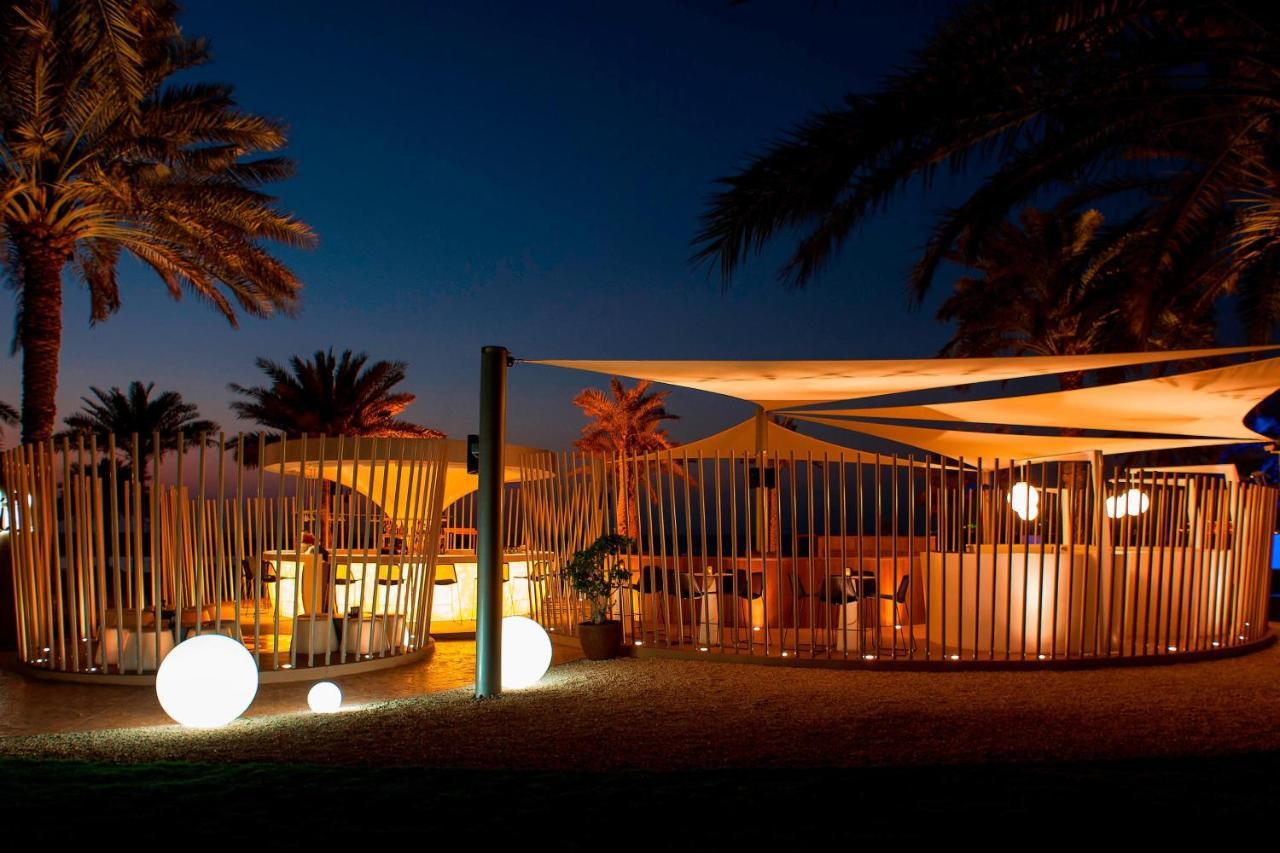 Sheraton Jumeirah Beach Resort Дубай Екстериор снимка